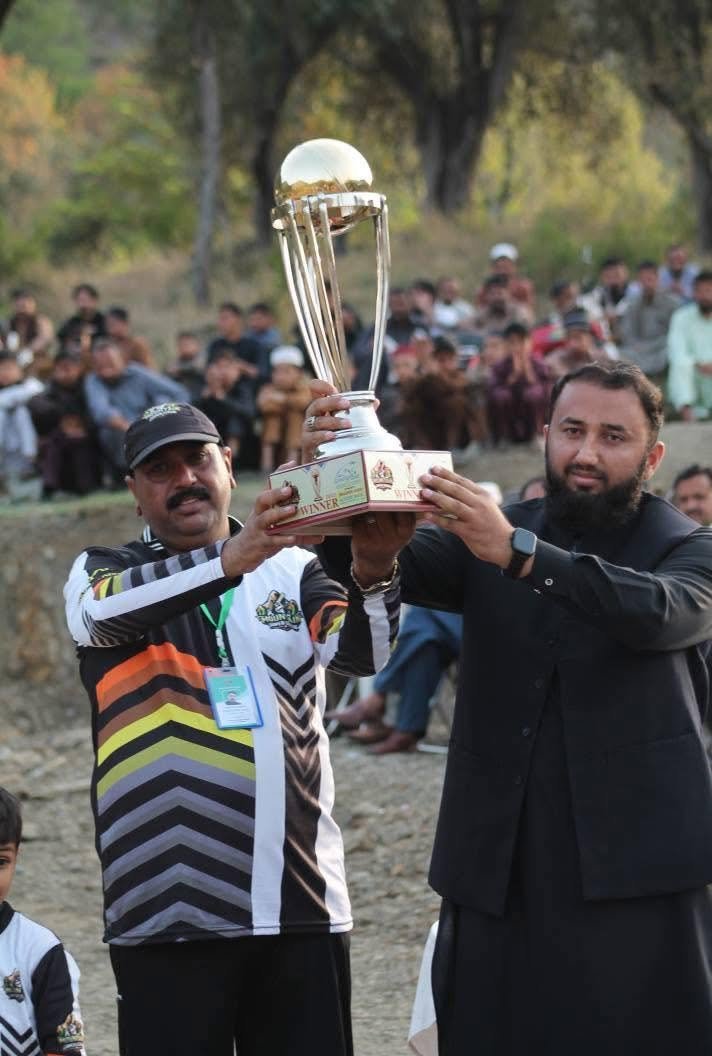 Ibraheem Awan receiving recognition